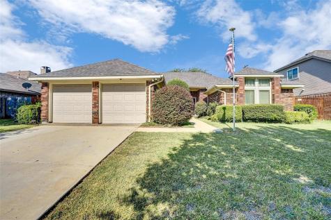 4329 Baldwin Street Grand Prairie TX 75052