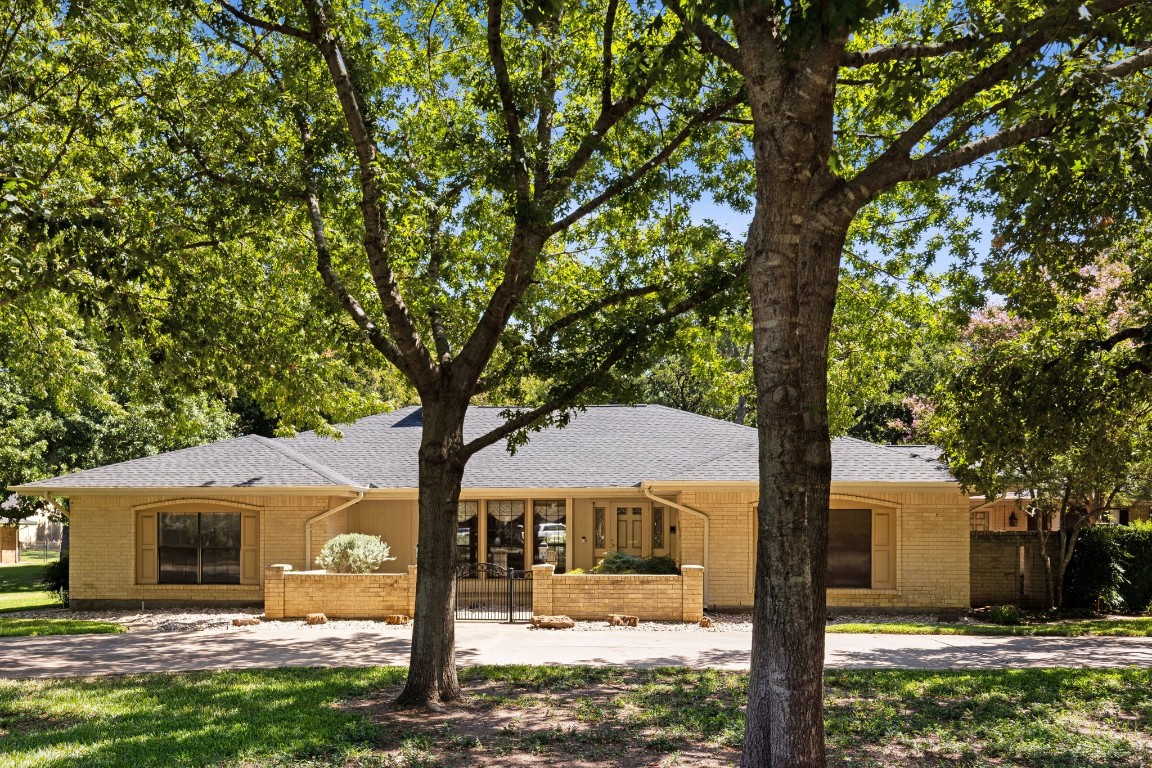 6109 Ken Avenue Arlington TX 76001
