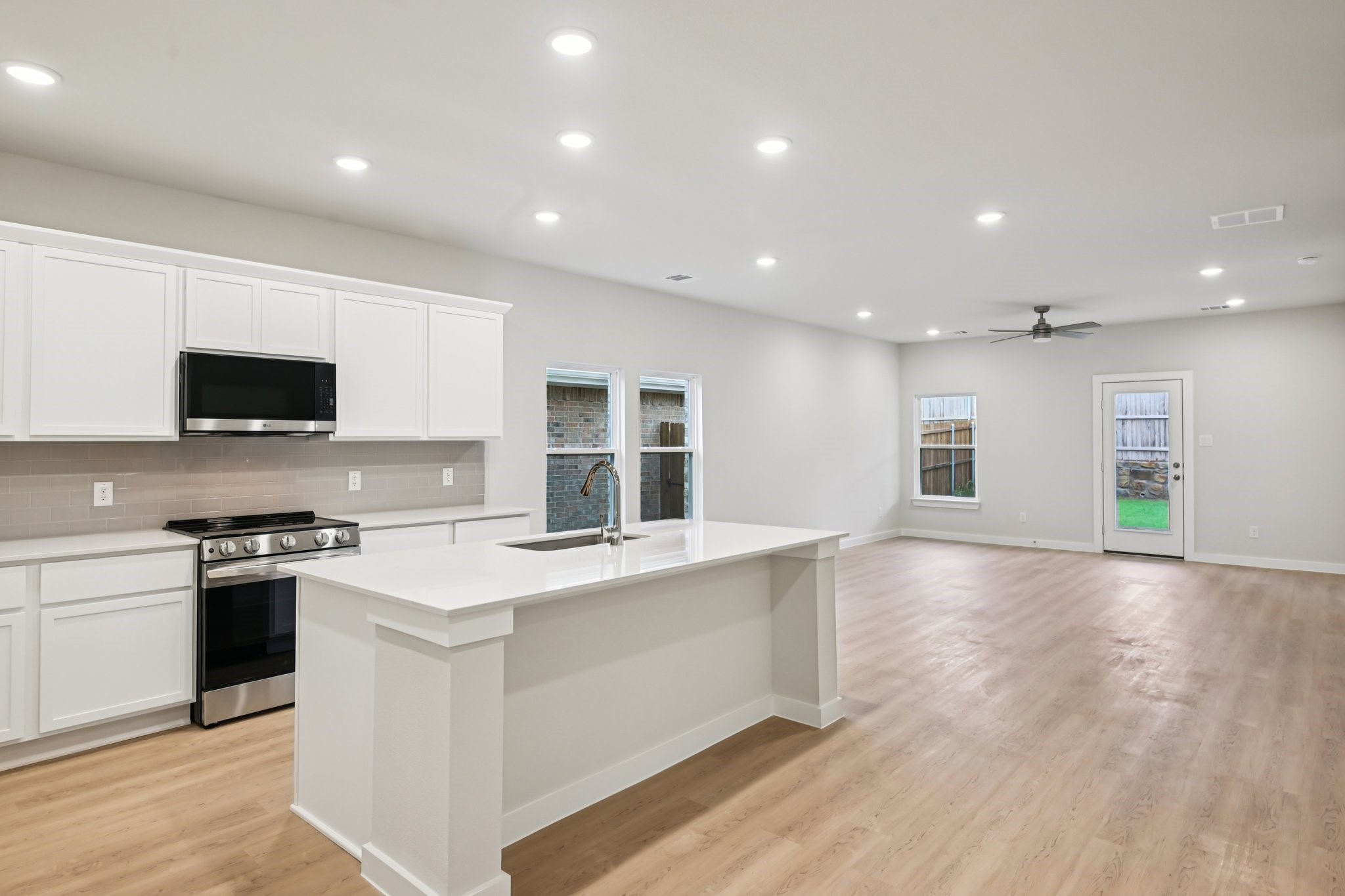 334 Amberville Drive Red Oak TX 75154