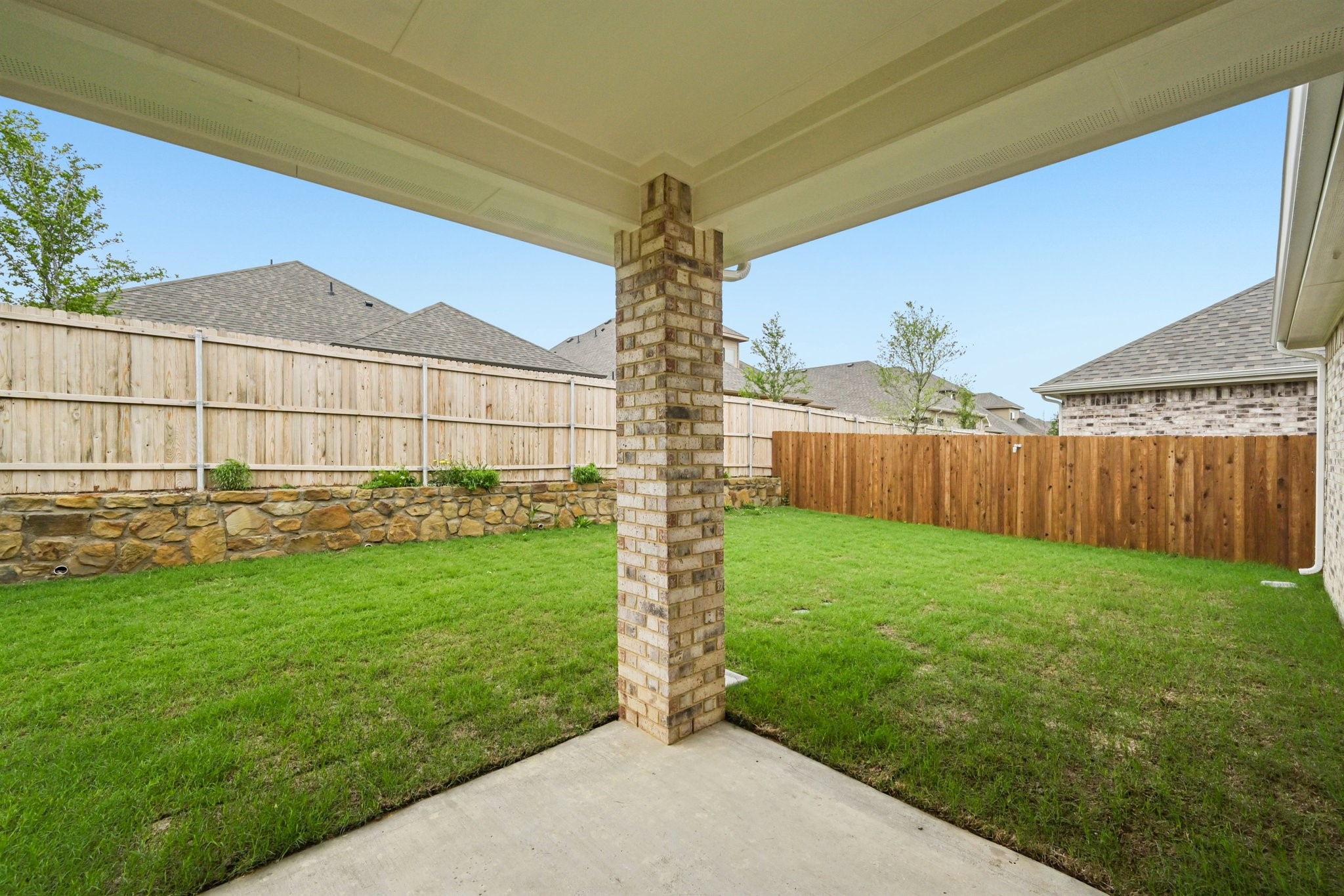 334 Amberville Drive Red Oak TX 75154