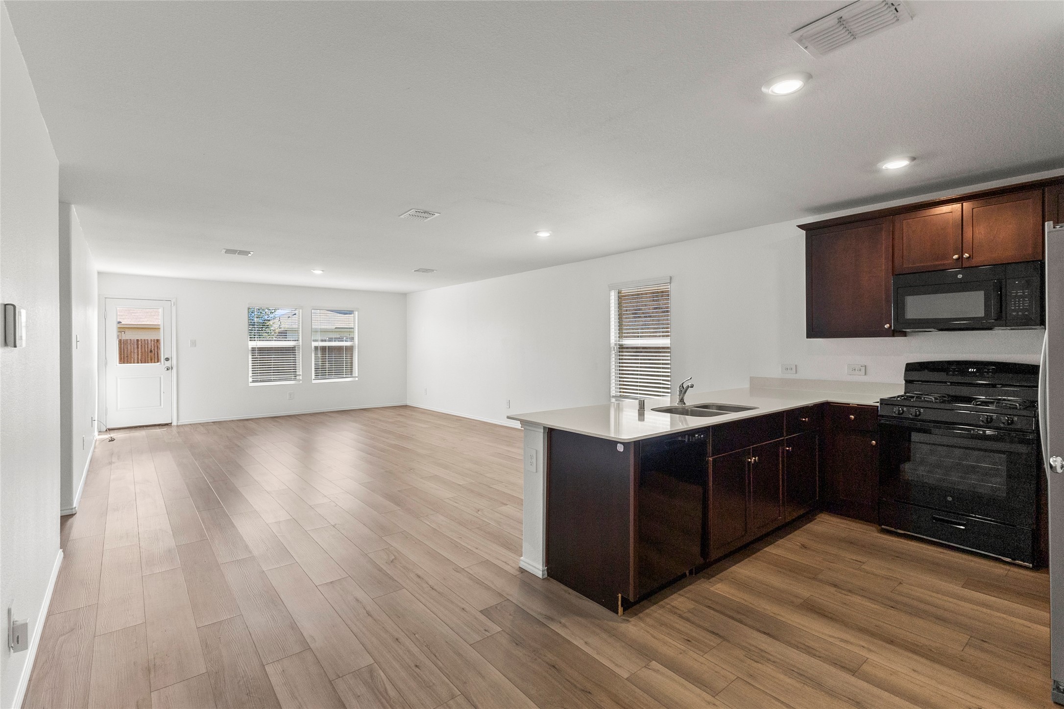 1109 Odlozil Lane Ennis TX 75119