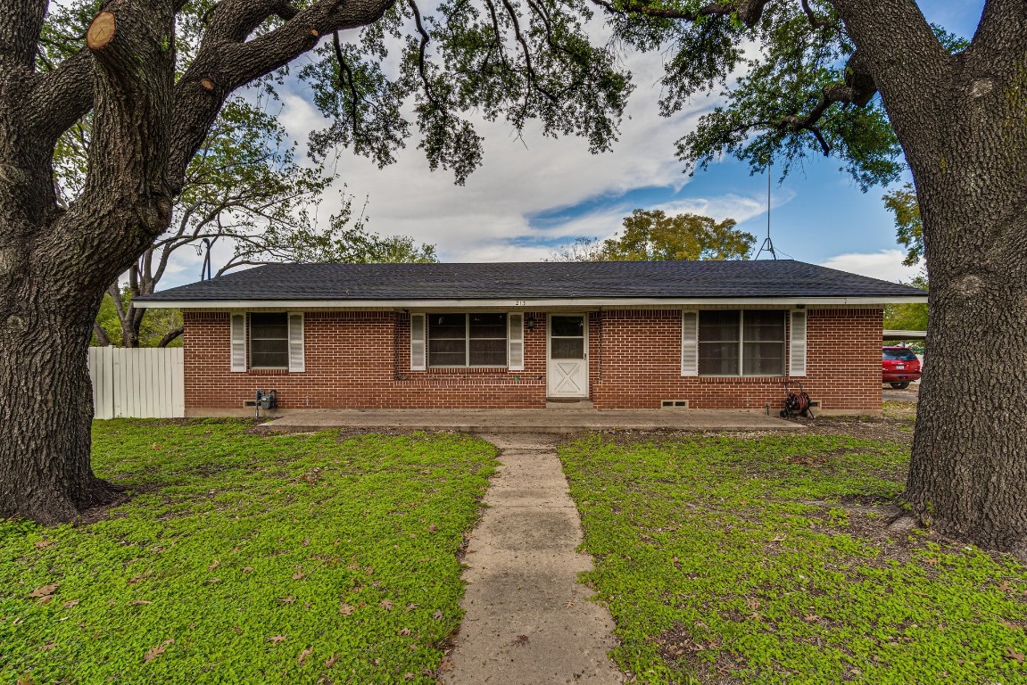 213 W Main Street Italy TX 76651