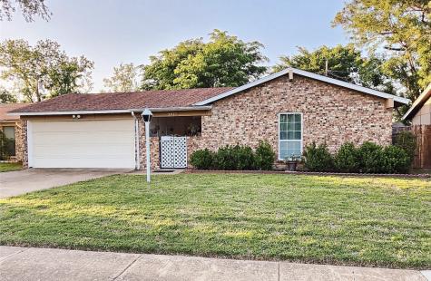 2017 Meadow Glen Irving TX 75060