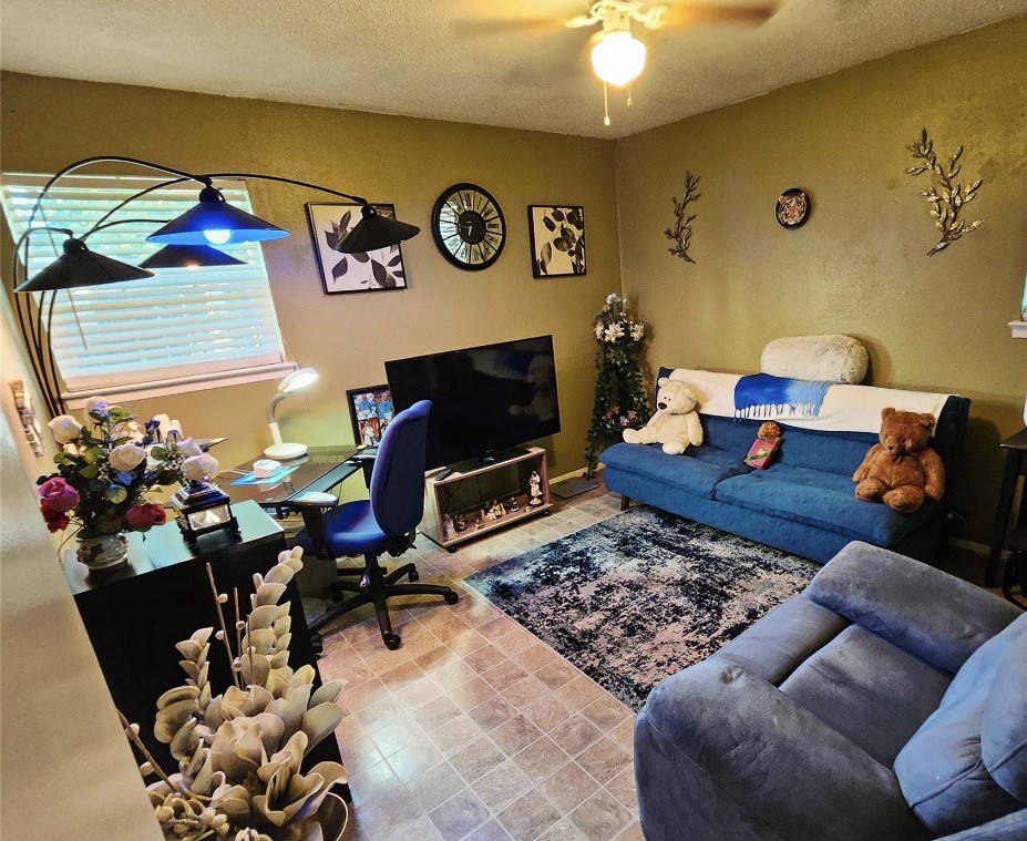 2017 Meadow Glen Irving TX 75060