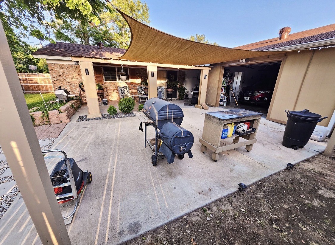 2017 Meadow Glen Irving TX 75060