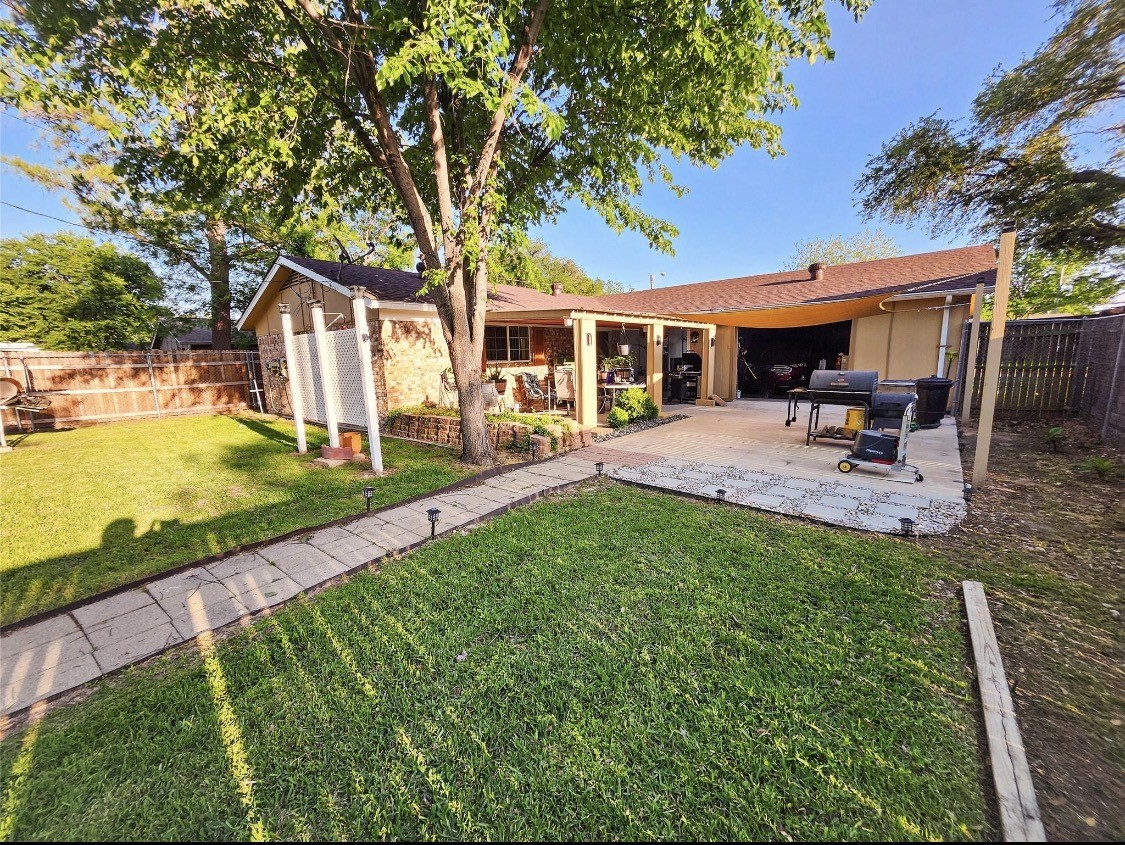 2017 Meadow Glen Irving TX 75060