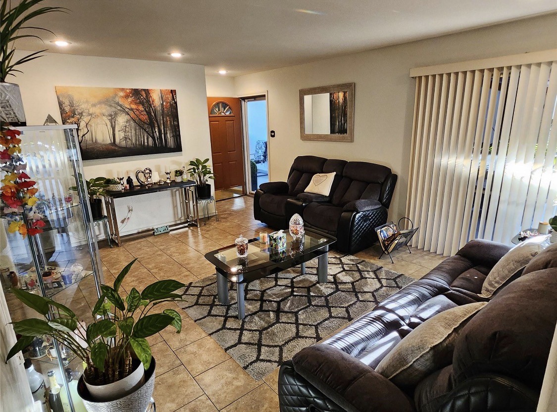2017 Meadow Glen Irving TX 75060