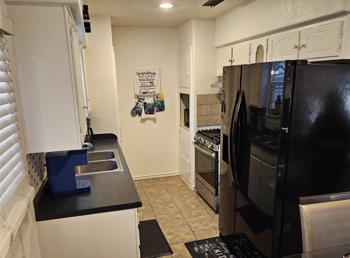 2017 Meadow Glen Irving TX 75060