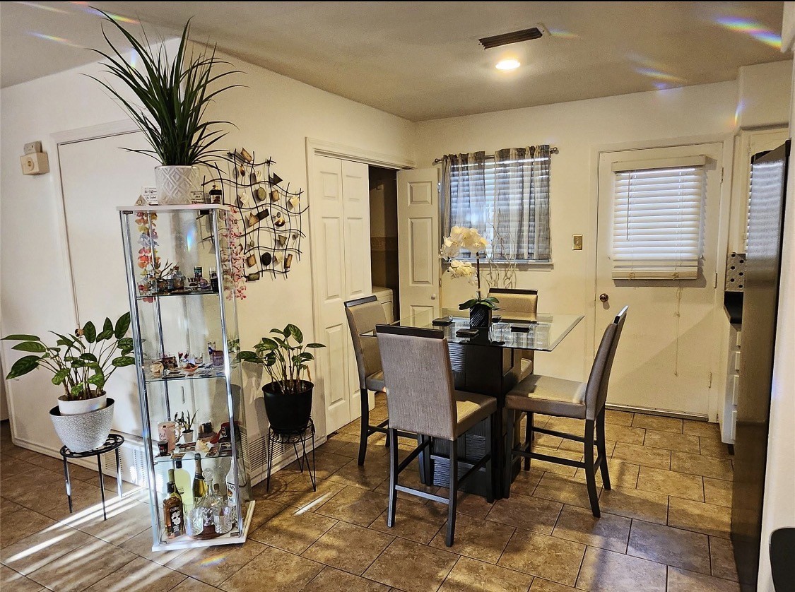 2017 Meadow Glen Irving TX 75060