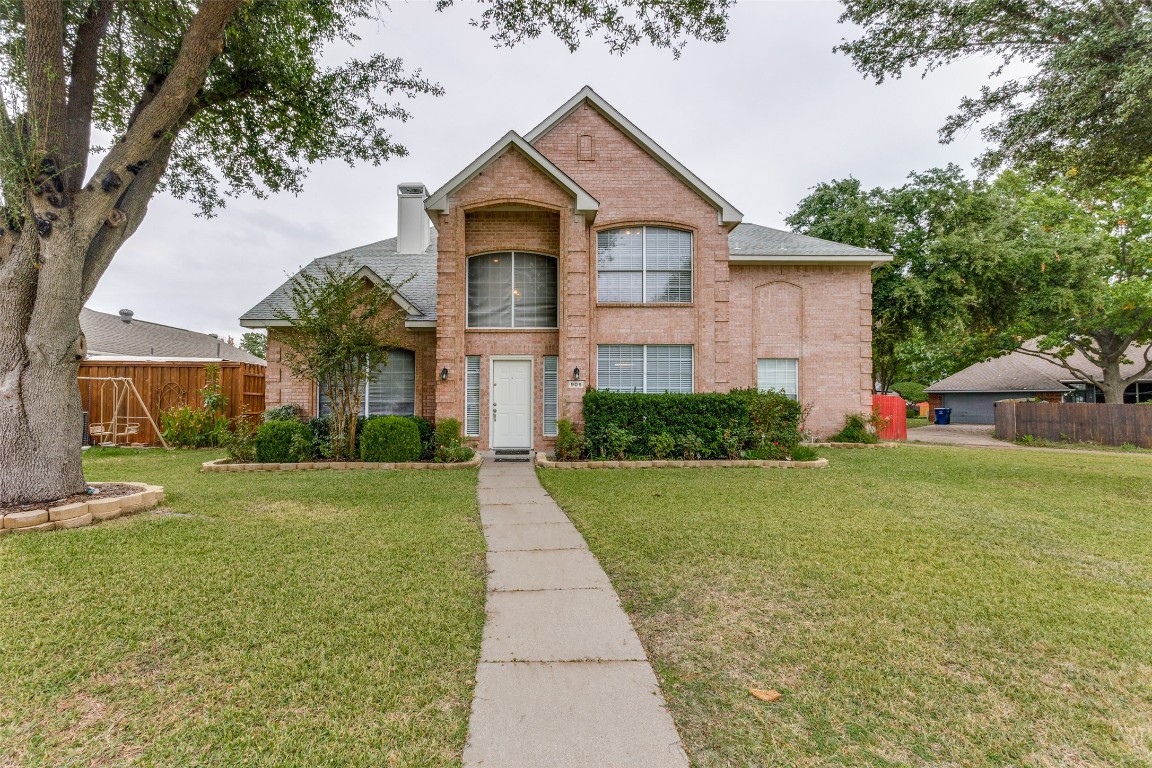 909 Crestmeade Drive Garland TX 75040