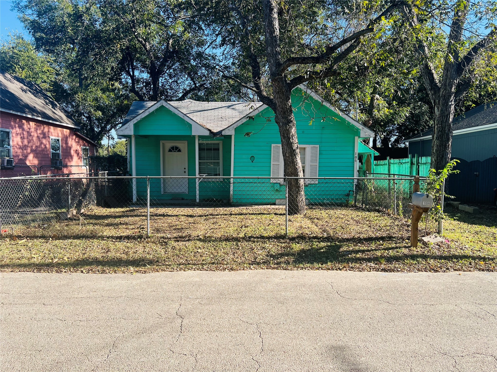 106 Columbia Street Cleburne TX 76031