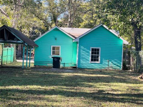 106 Columbia Street Cleburne TX 76031