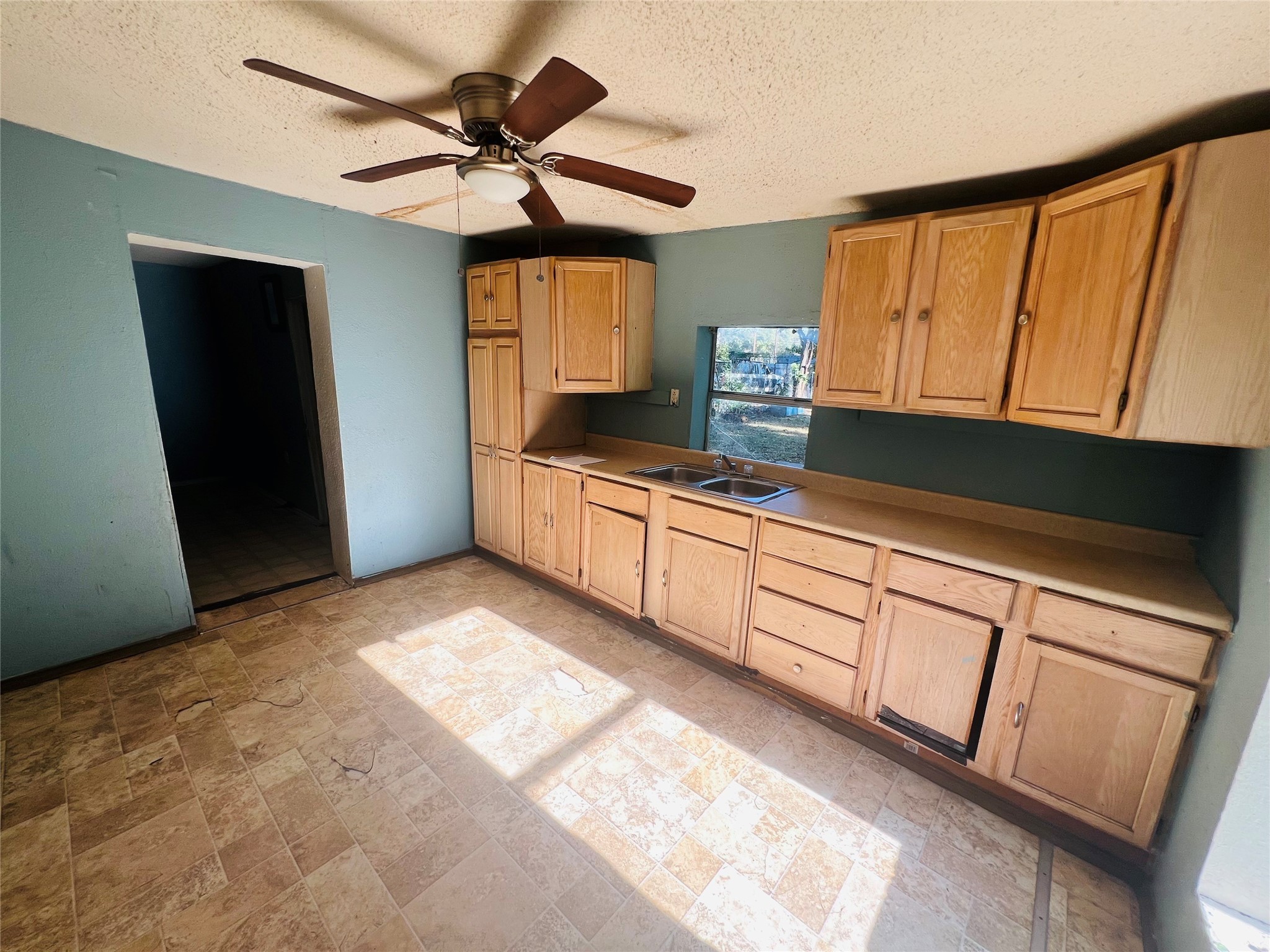 106 Columbia Street Cleburne TX 76031
