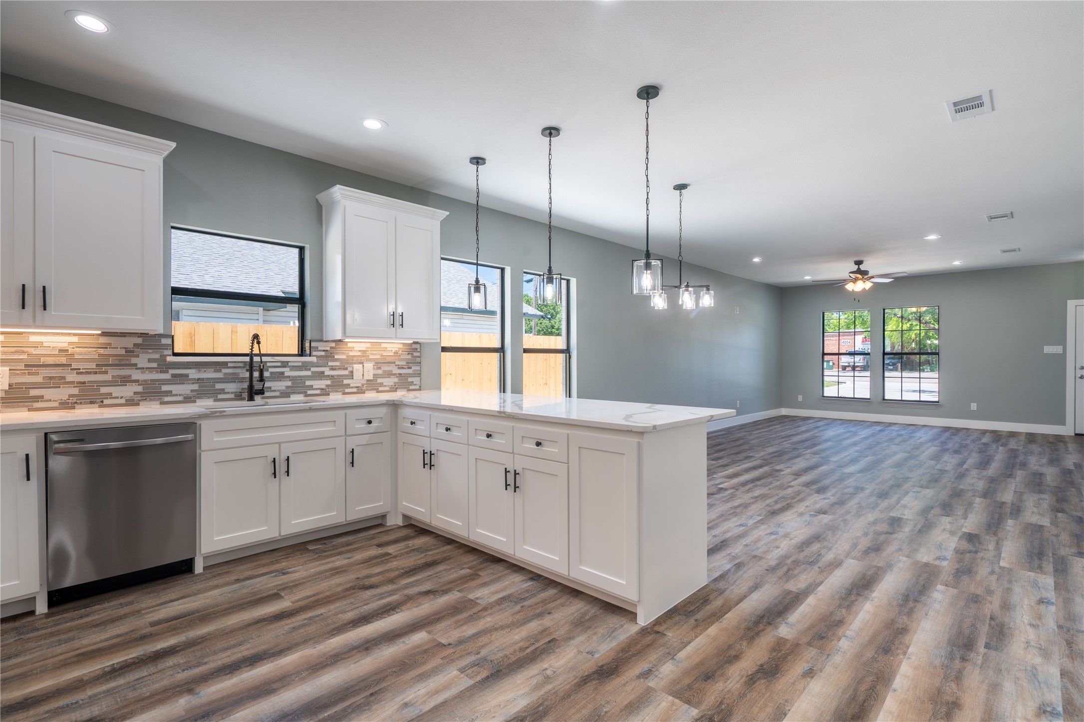 4009 S Peachtree Balch Springs TX 75180