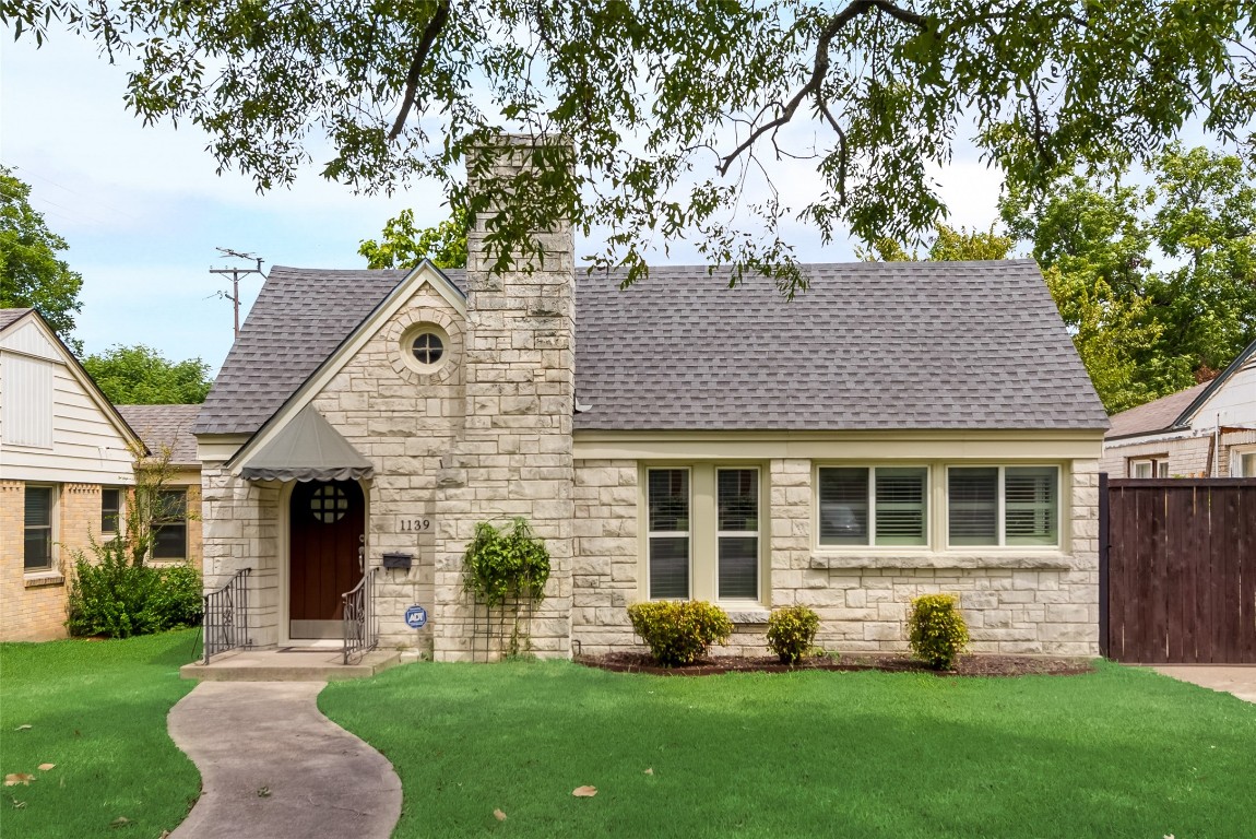 1139 Elmhurst Place Dallas TX 75224