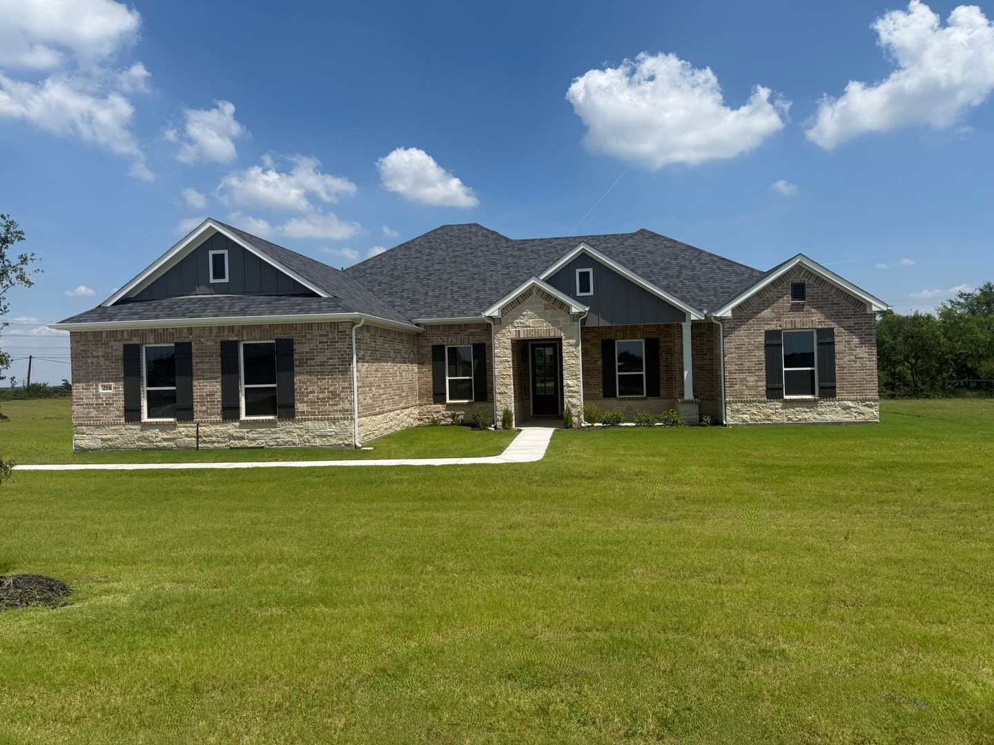 216 Slimp Bluff Azle TX 76020