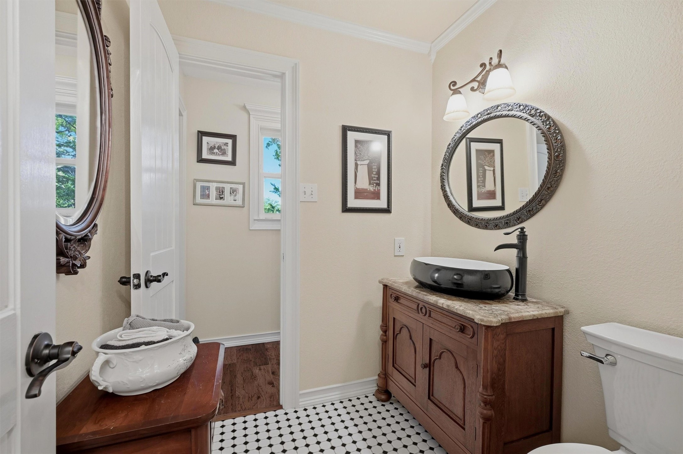 301 Kiowa Drive E Lake Kiowa TX 76240