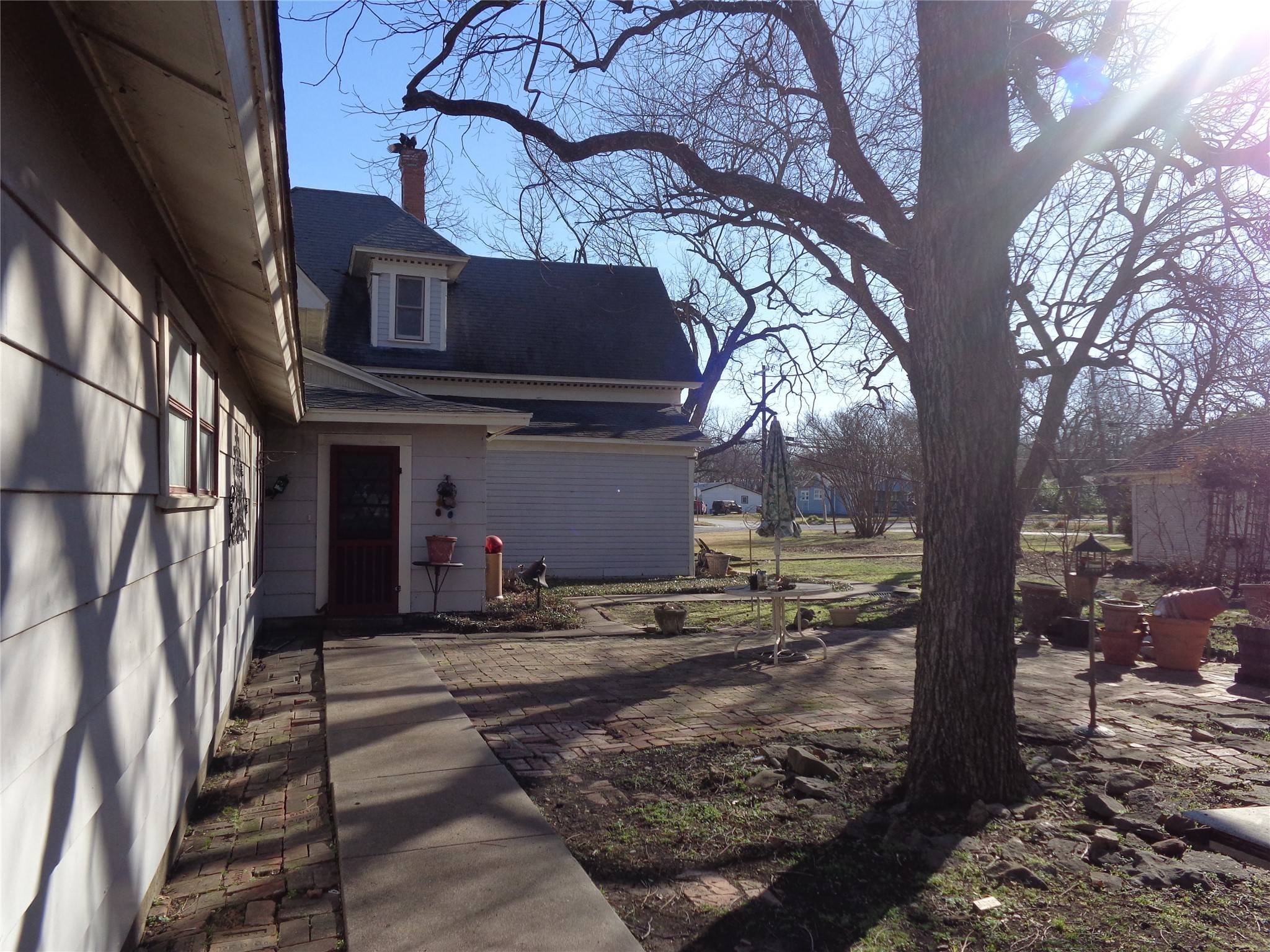 506 S 3rd Street Grandview TX 76050