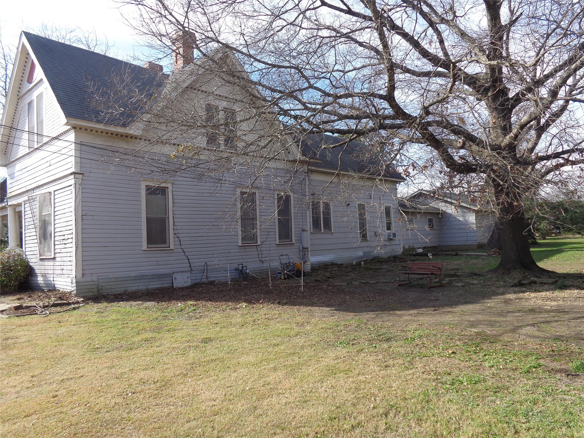 506 S 3rd Street Grandview TX 76050