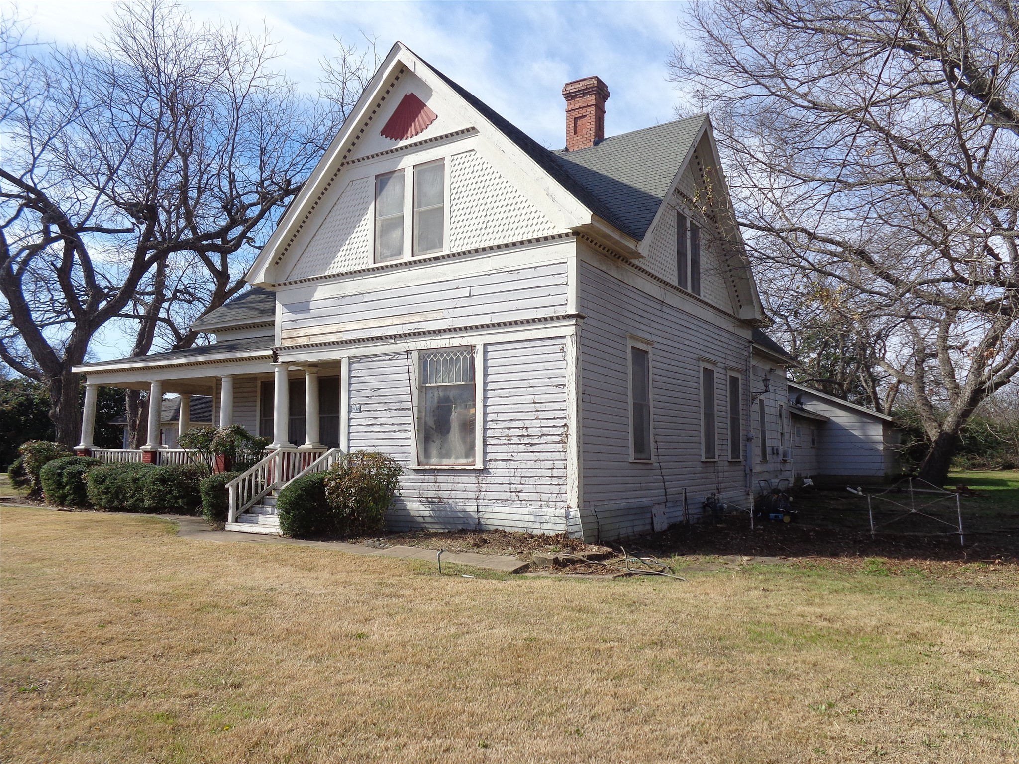 506 S 3rd Street Grandview TX 76050