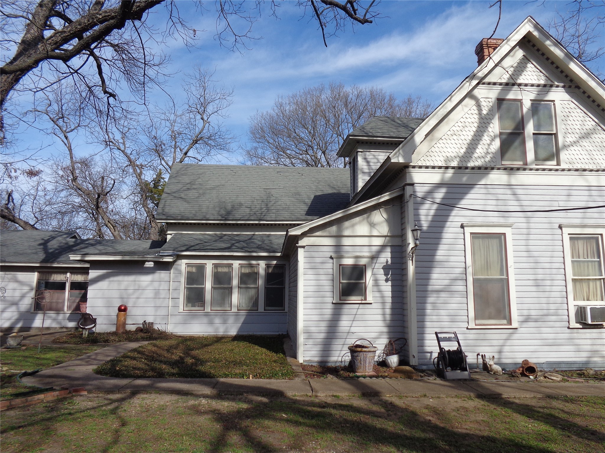 506 S 3rd Street Grandview TX 76050
