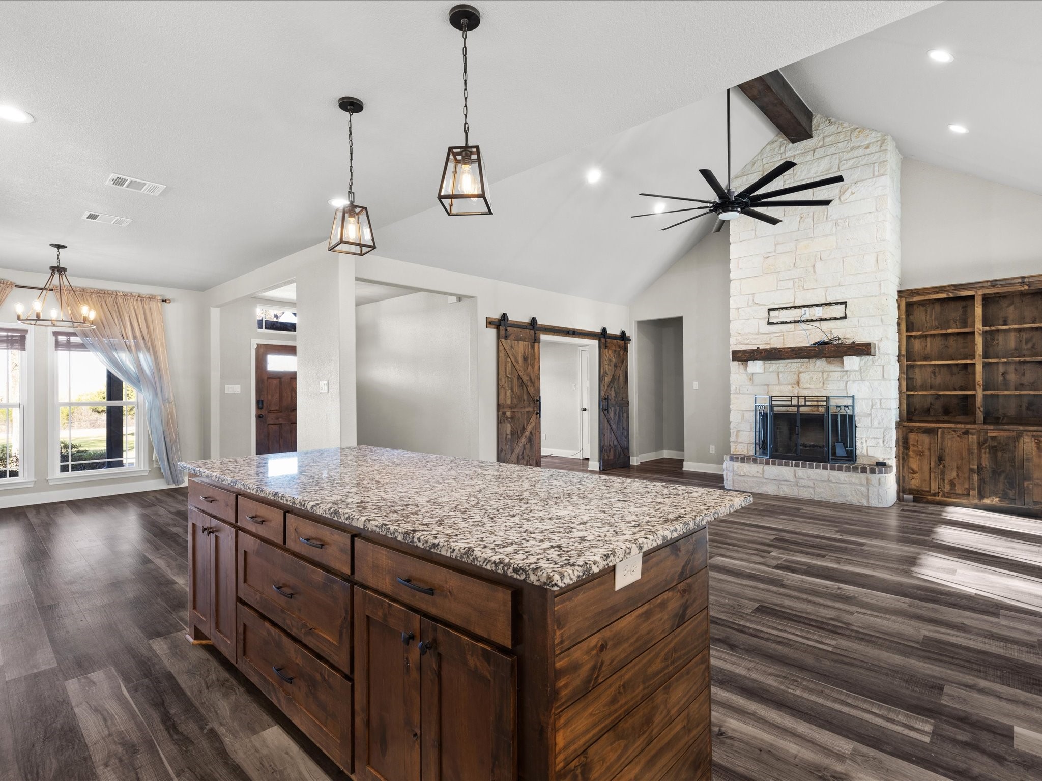 1725 S Hubbard Street Alvord TX 76225