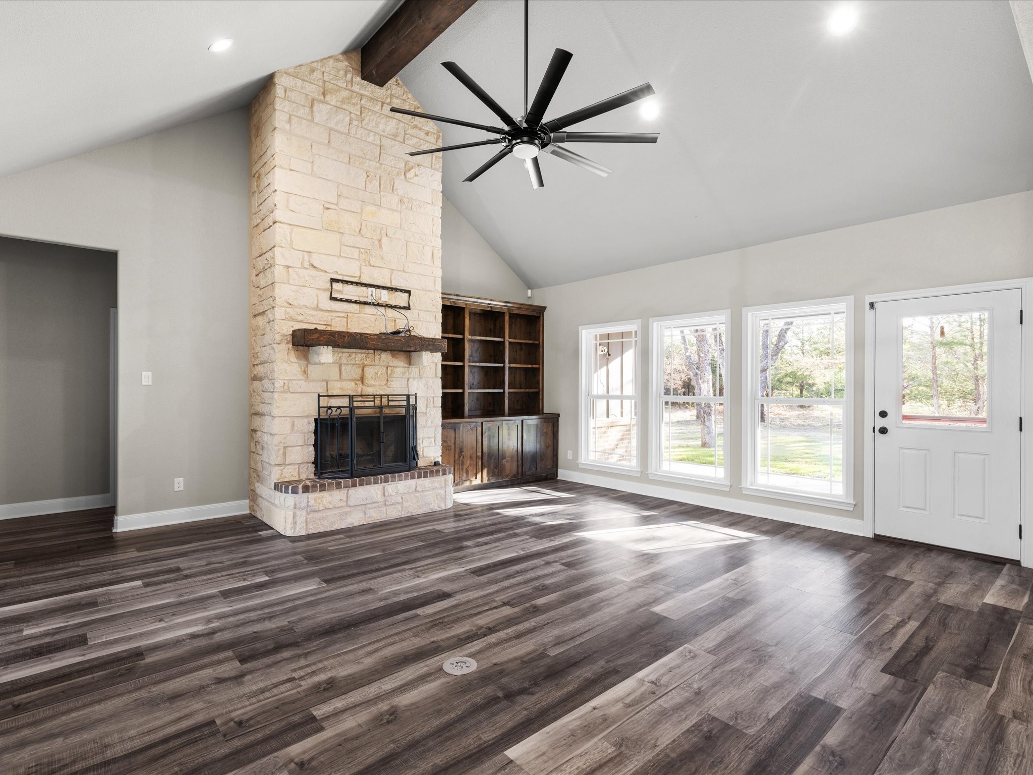 1725 S Hubbard Street Alvord TX 76225