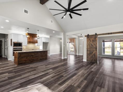 1725 S Hubbard Street Alvord TX 76225