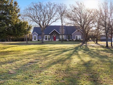 1725 S Hubbard Street Alvord TX 76225
