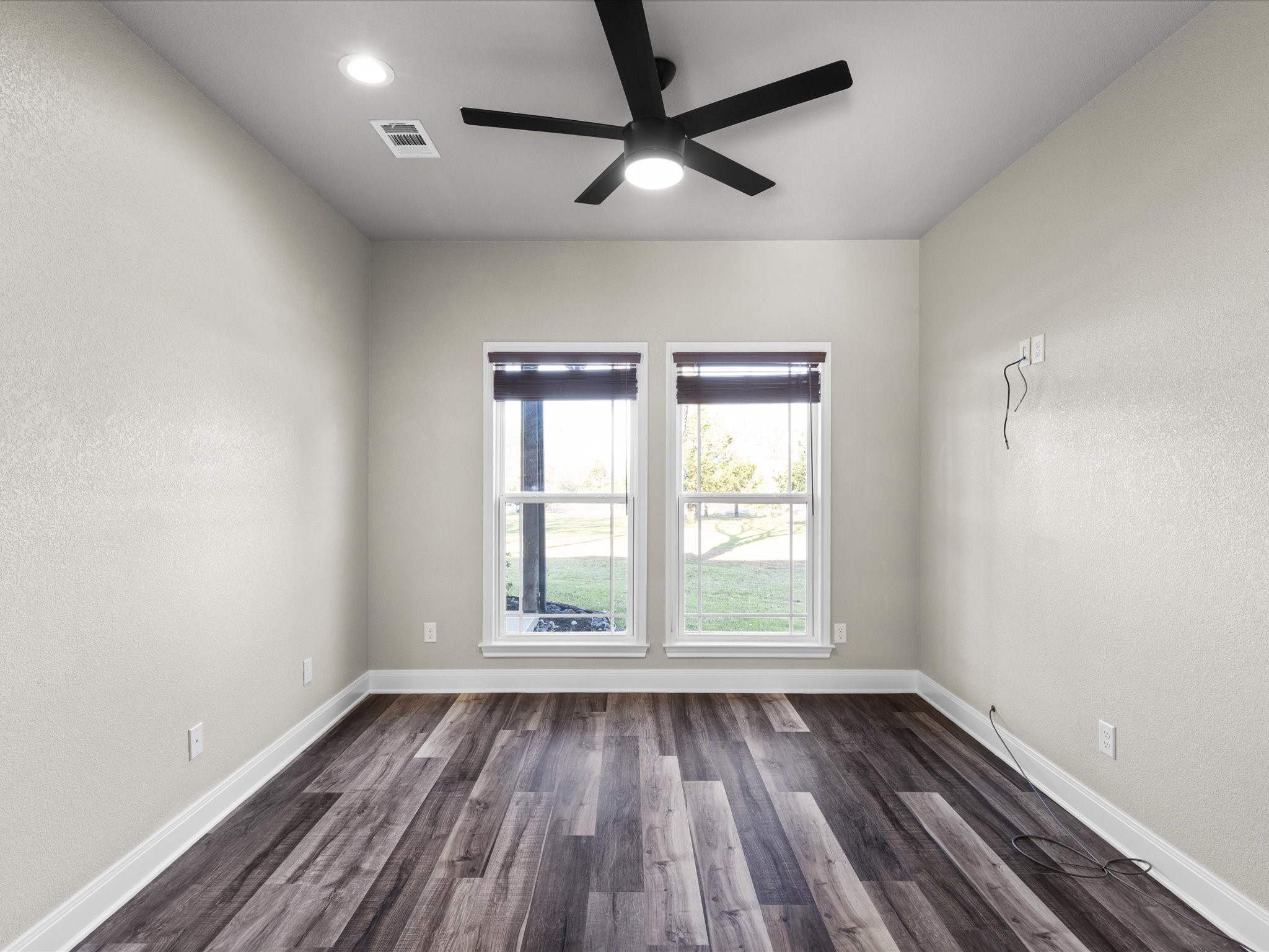 1725 S Hubbard Street Alvord TX 76225
