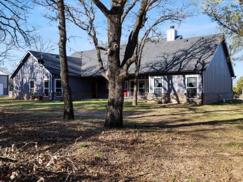 1725 S Hubbard Street Alvord TX 76225