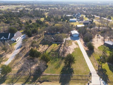 1725 S Hubbard Street Alvord TX 76225