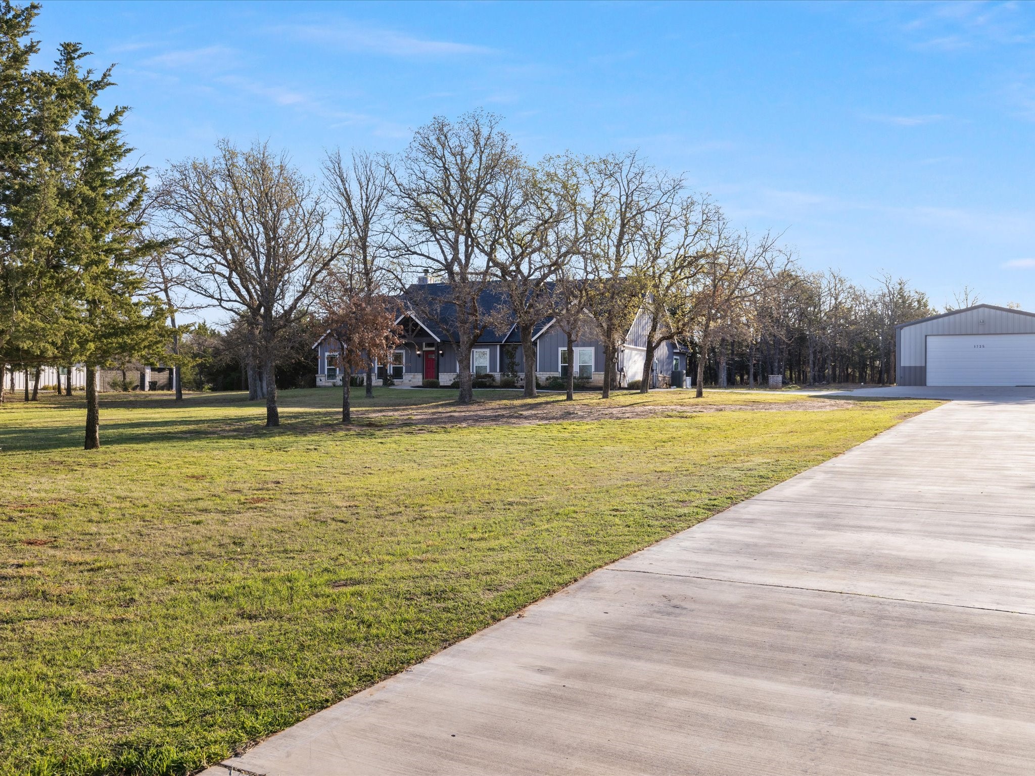 1725 S Hubbard Street Alvord TX 76225