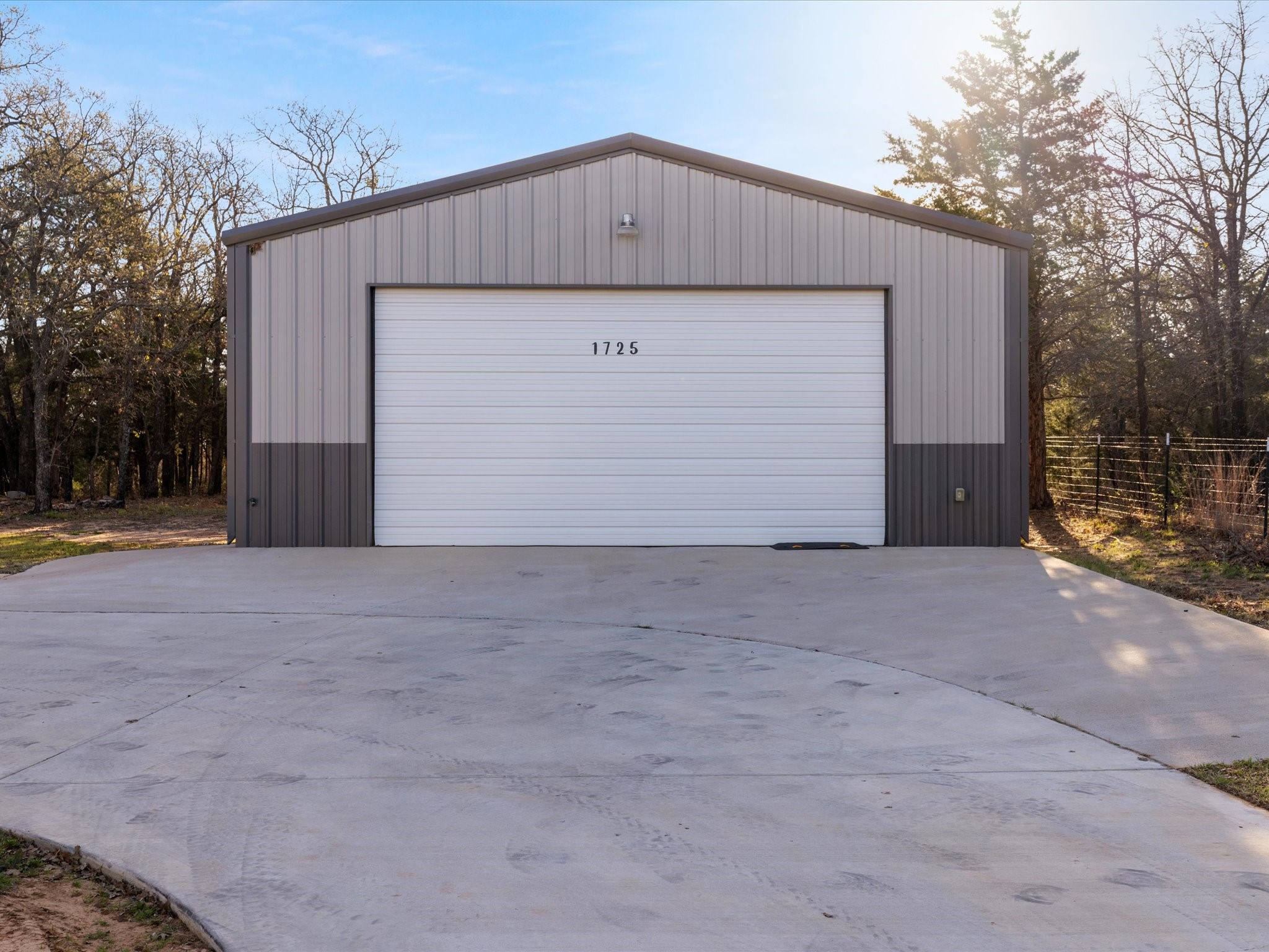 1725 S Hubbard Street Alvord TX 76225