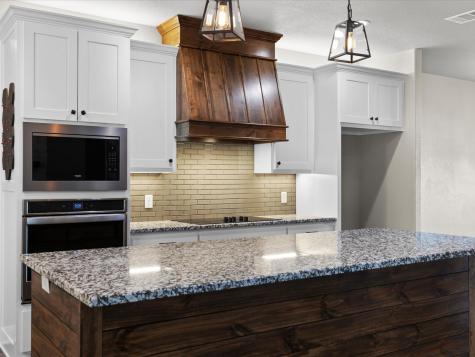 1725 S Hubbard Street Alvord TX 76225