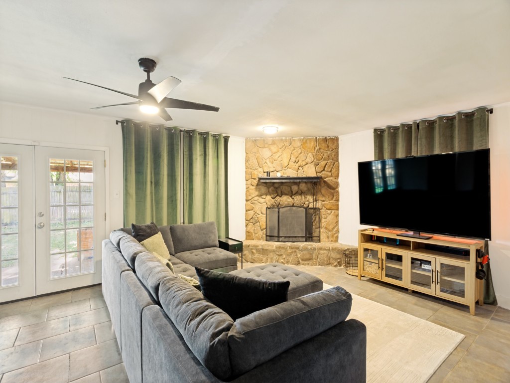 809 Meadowlark Drive Mansfield TX 76063