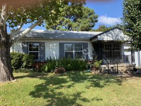 805 Iowa Street Irving TX 75060
