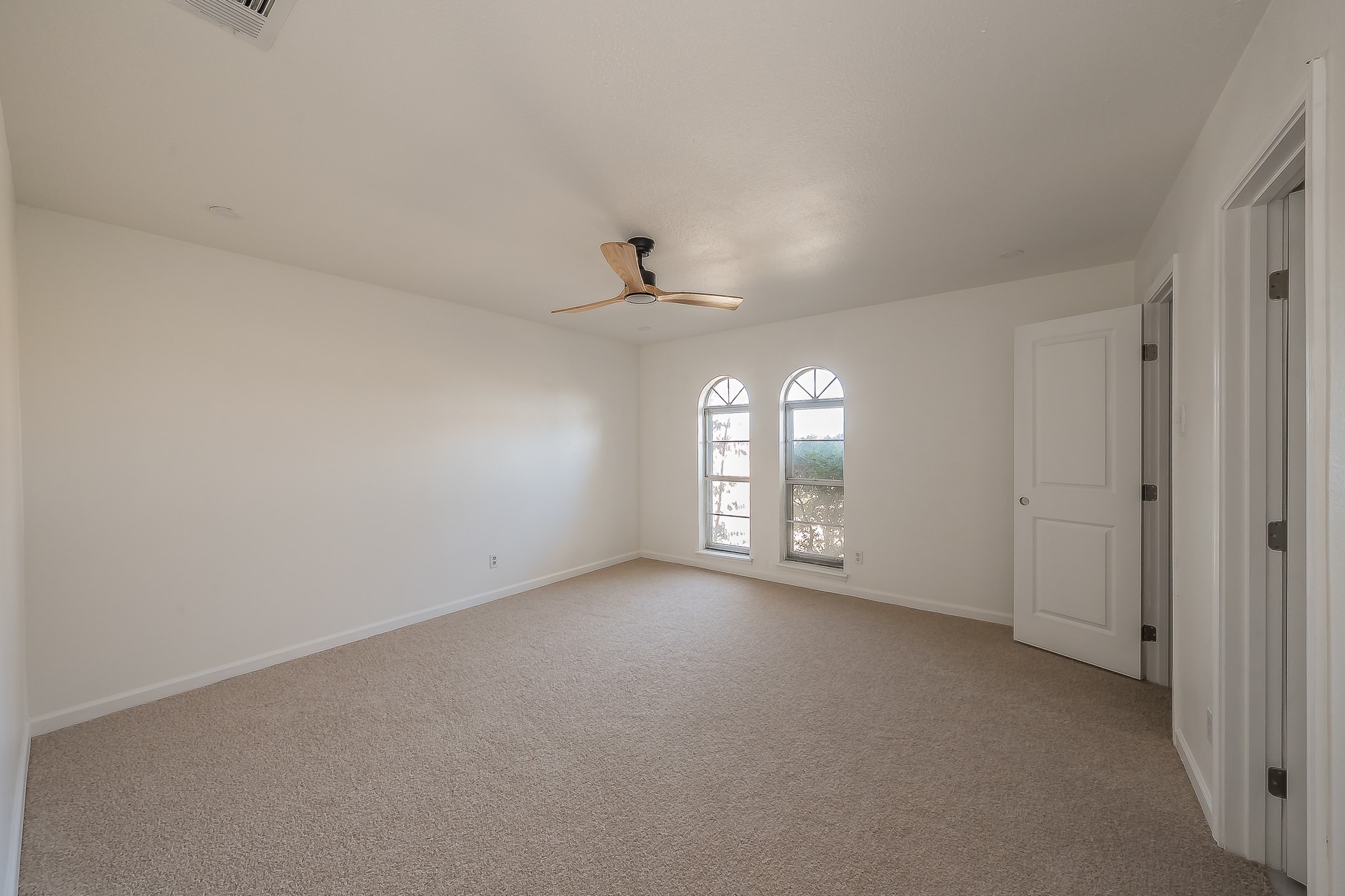 3405 Brook Lane Grand Prairie TX 75052