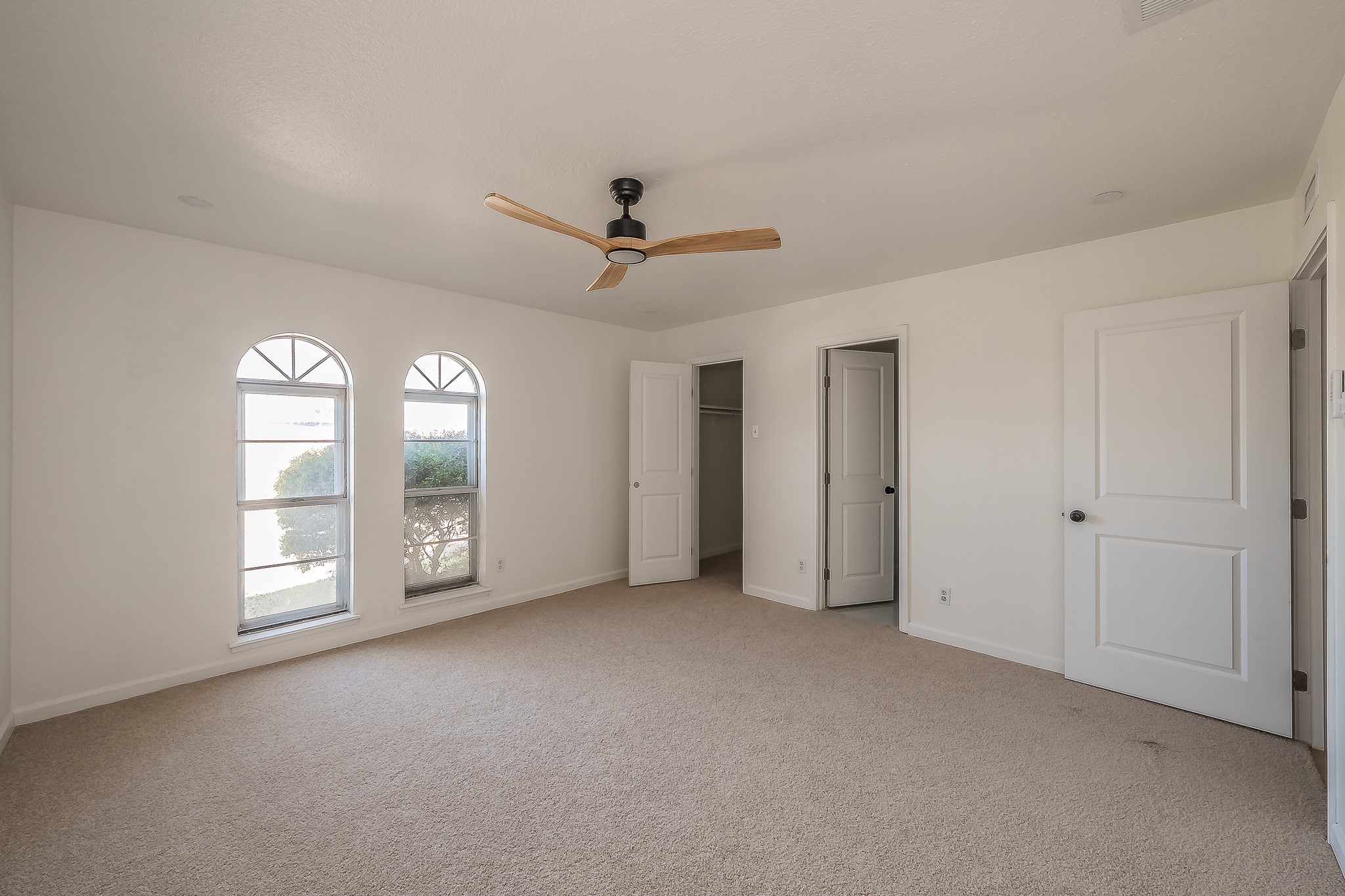 3405 Brook Lane Grand Prairie TX 75052