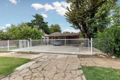 2814 Falls Drive Dallas TX 75211