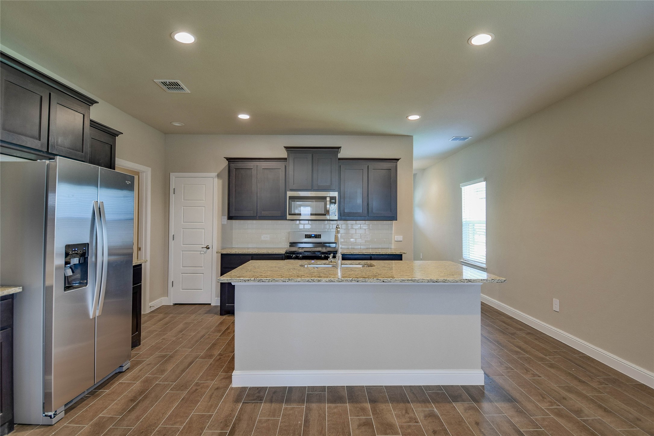 676 Capstone Circle Granbury TX 76048