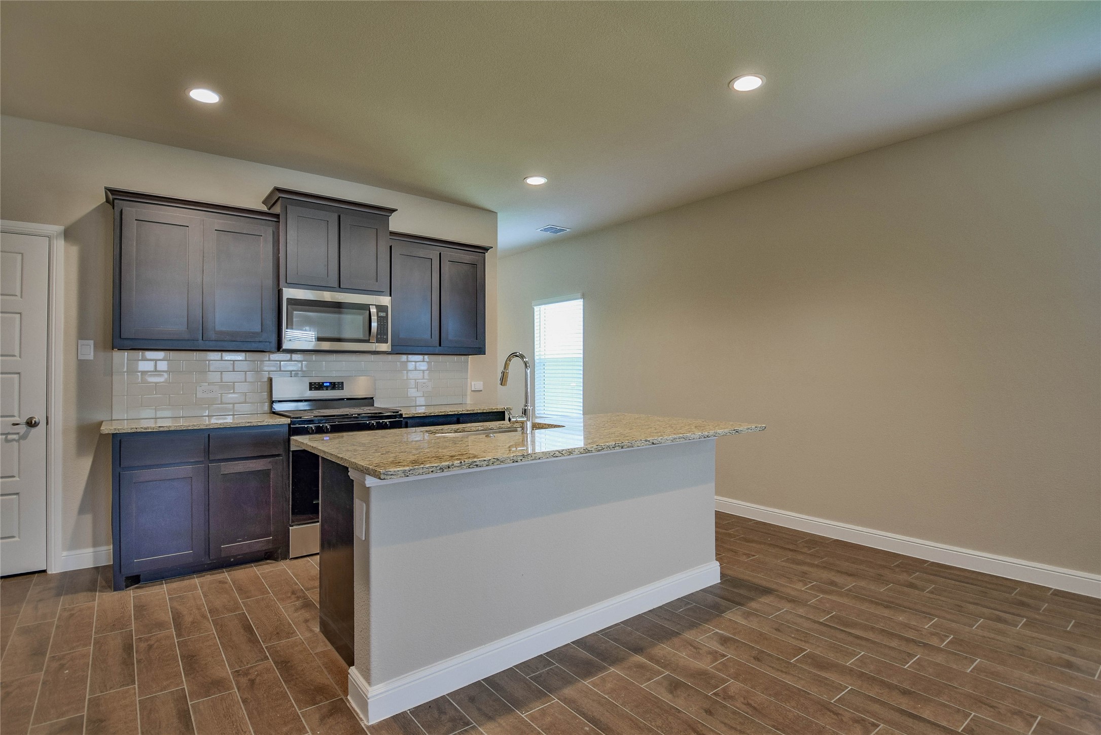 676 Capstone Circle Granbury TX 76048