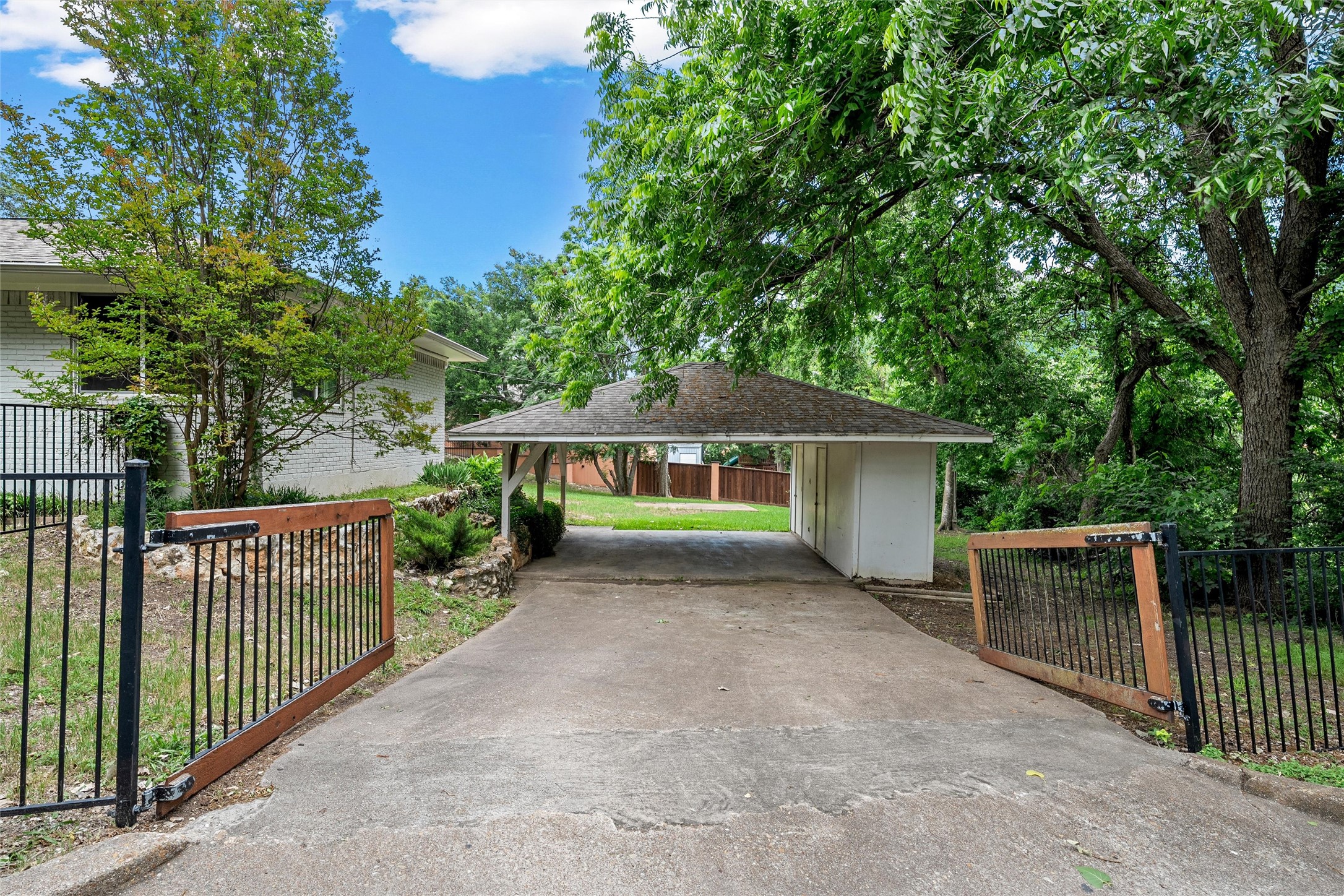 9730 Timberview Drive Woodway TX 76712