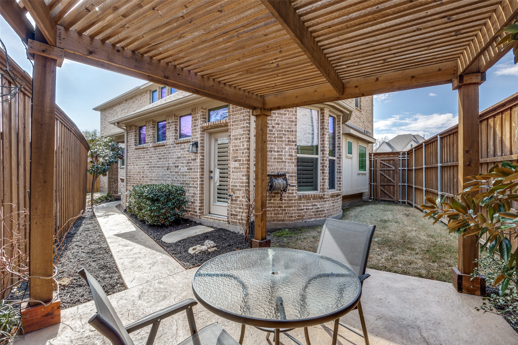9444 Monteleon Dallas TX 75220