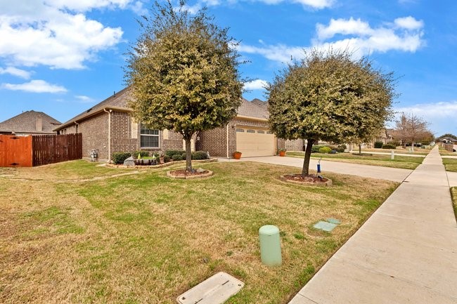 905 Cloudlock Drive Saginaw TX 76179