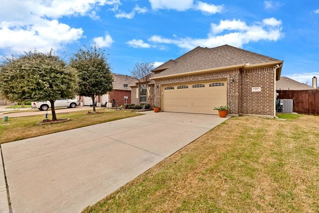 905 Cloudlock Drive Saginaw TX 76179