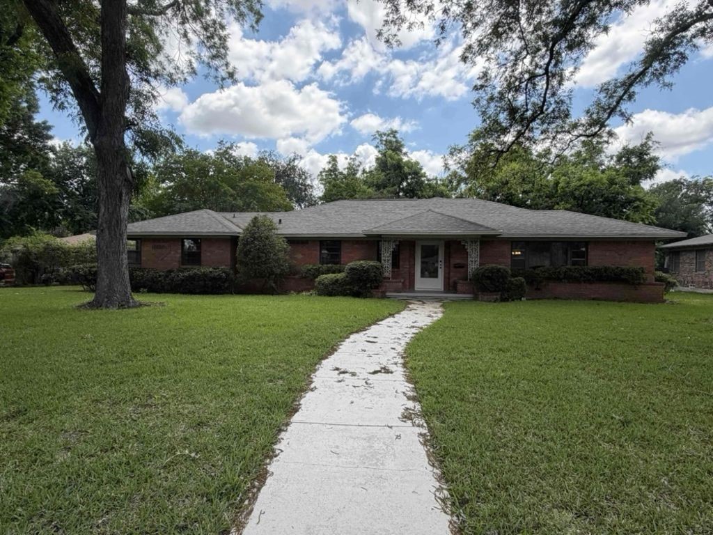1825 Arrow Lane Garland TX 75042