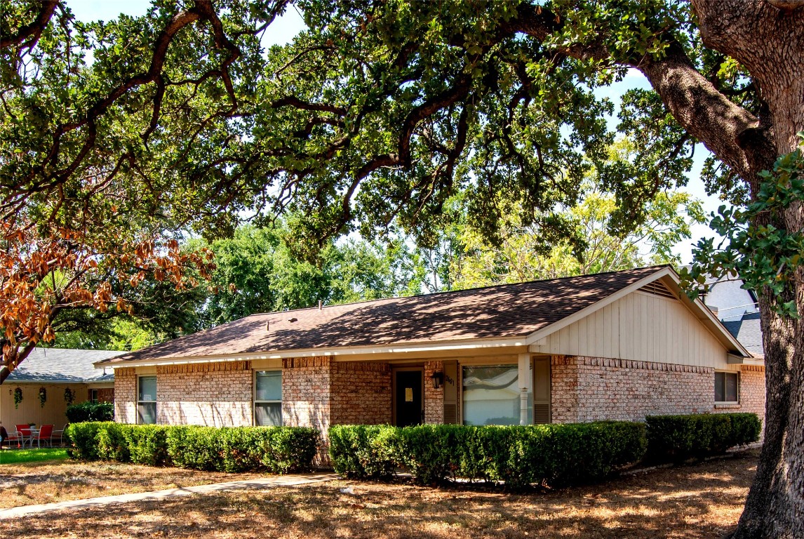 2601 Marta Drive Irving TX 75060
