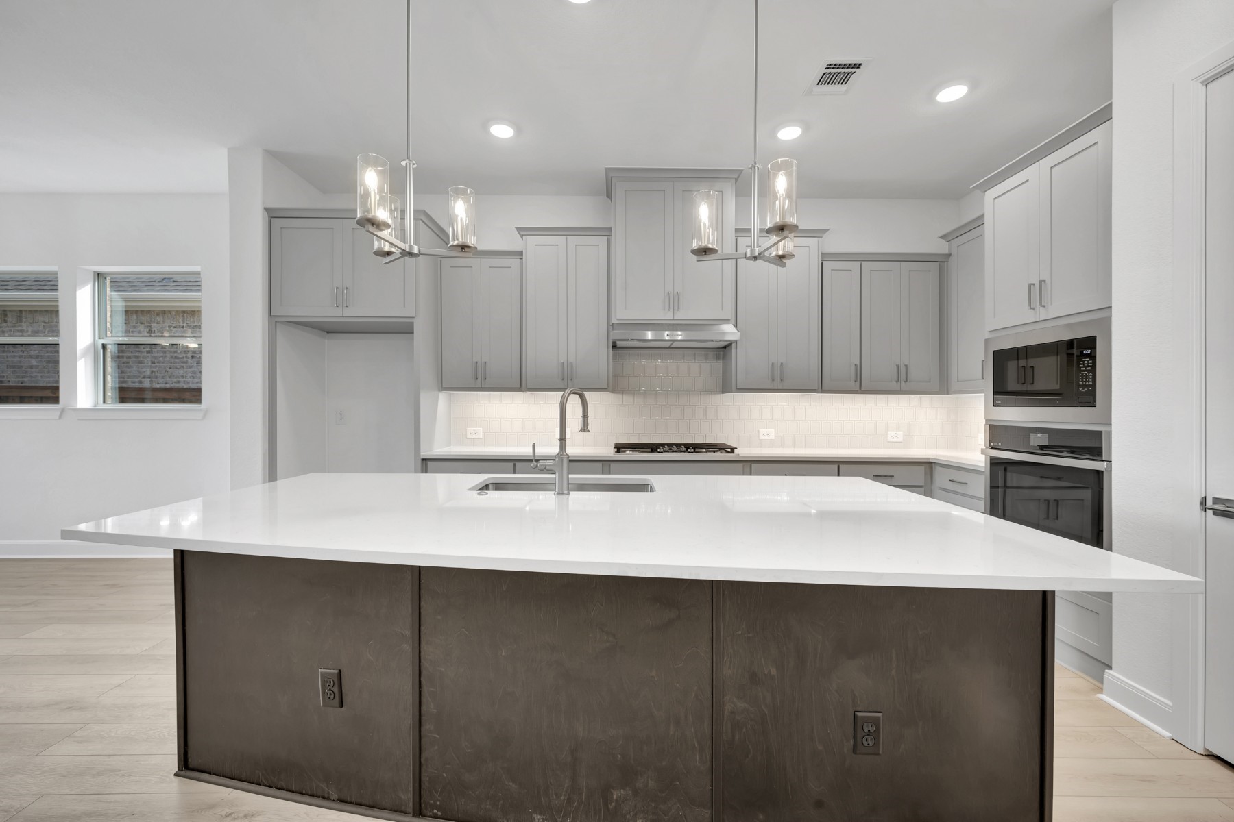 2079 Emerald Grove Lane Arlington TX 76005