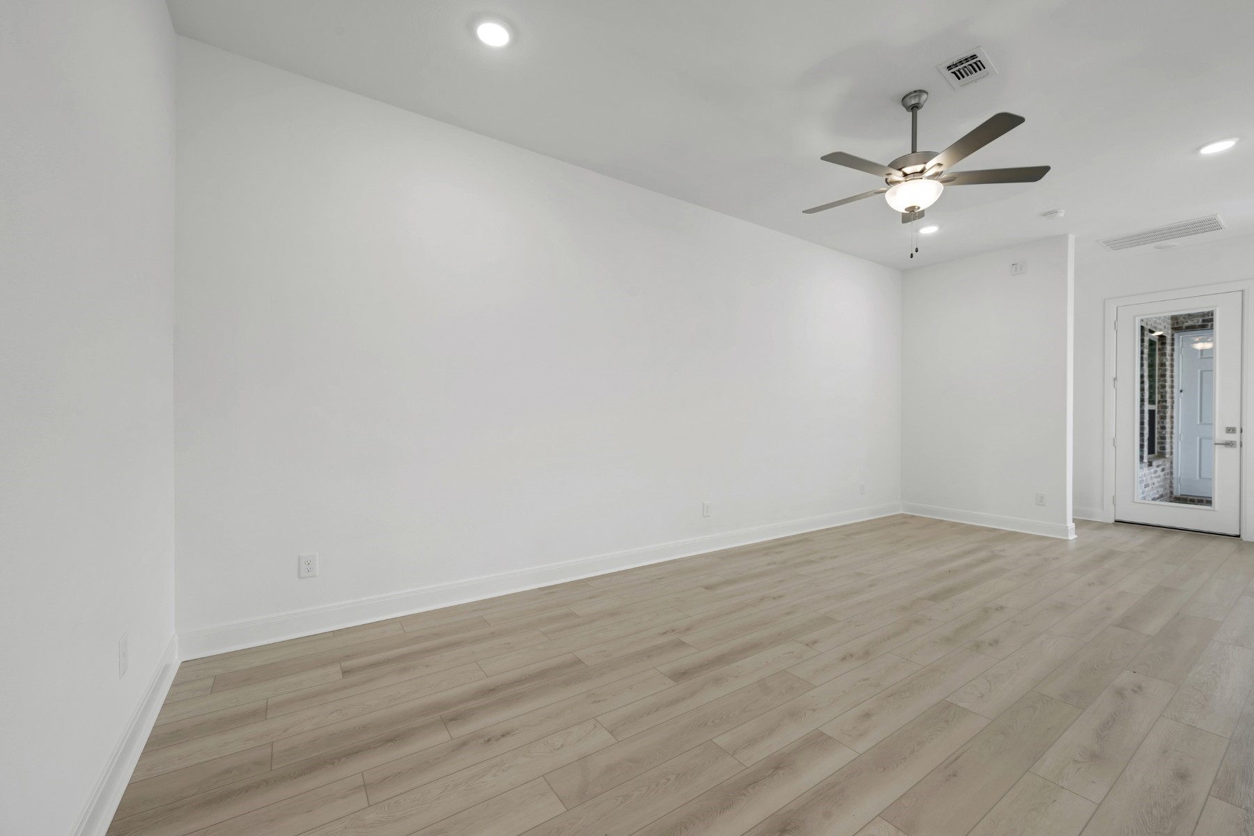 2079 Emerald Grove Lane Arlington TX 76005